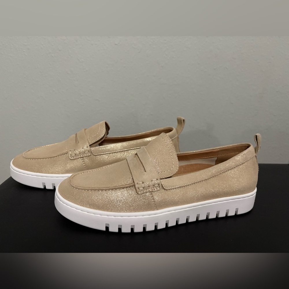* Vionic Uptown Loafers *